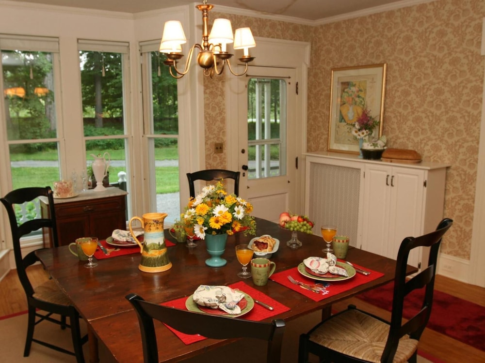Dream House Country Inn