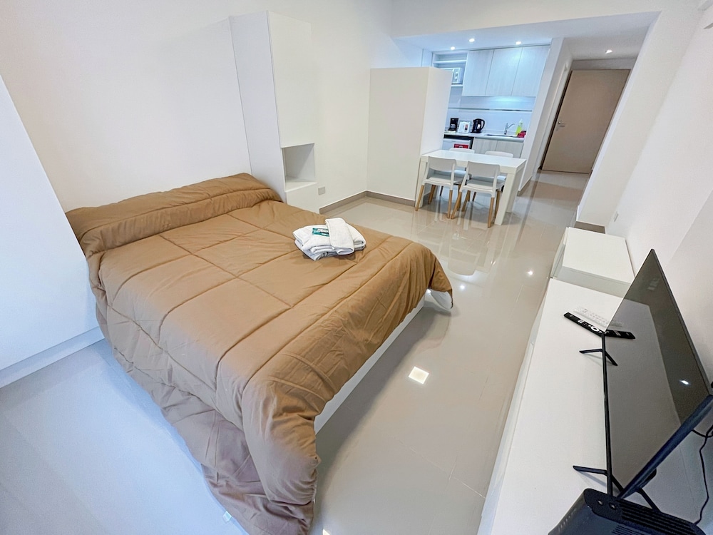 Ayres Suites Moreno