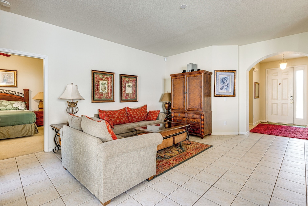 Resort Retreat w/ Outdoor Oasis: 13 Mi to Disney!