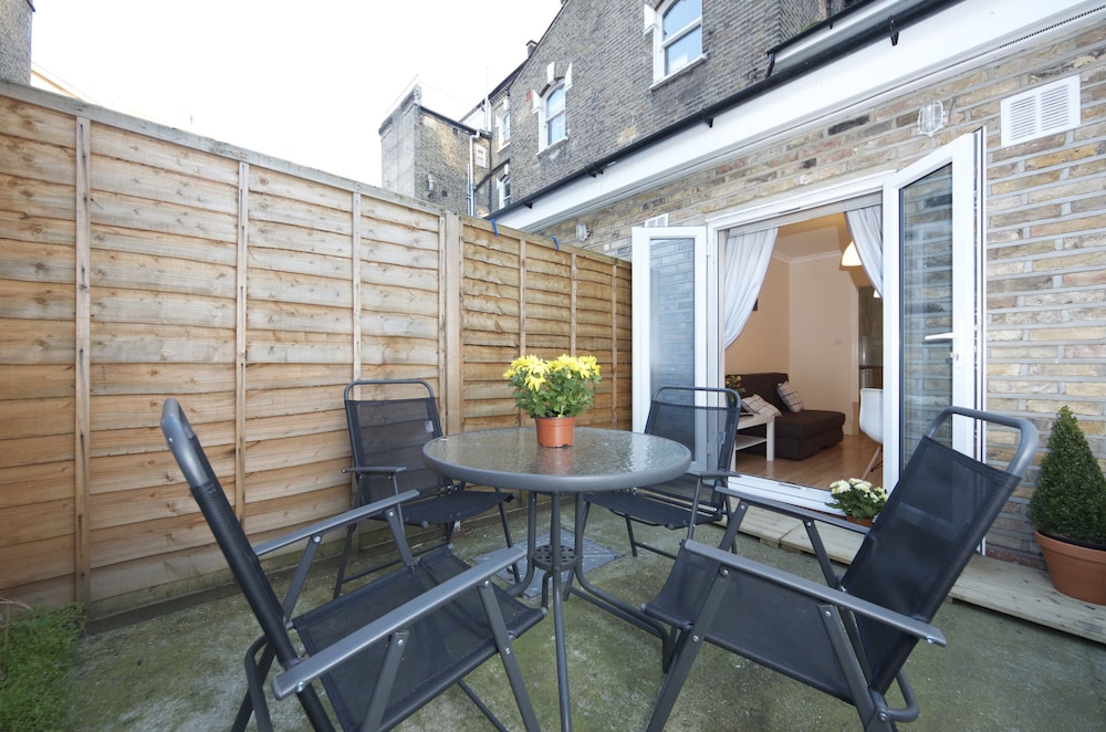 outdoor bbq area