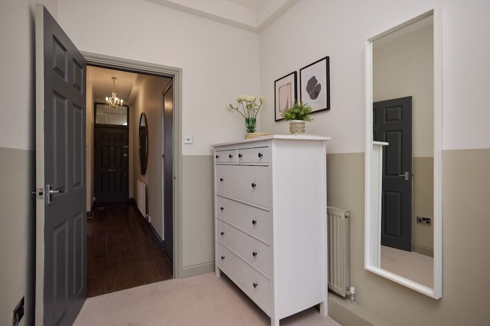 East Finchley Retreat 2BR Ground Floor Flat With Terraces