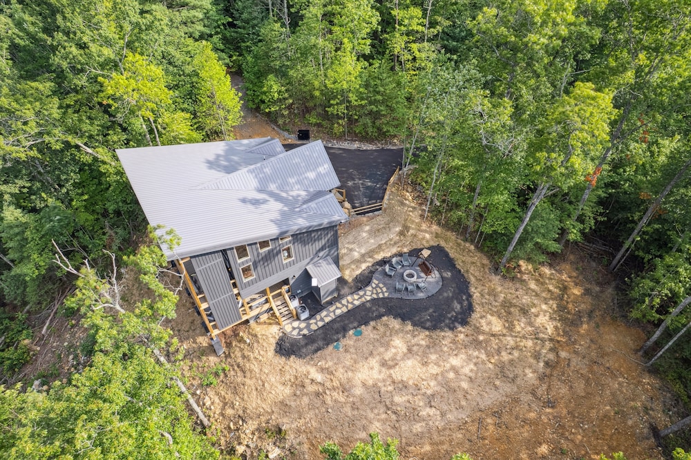 Golden Oaks Cabin 3 Bedroom Home
