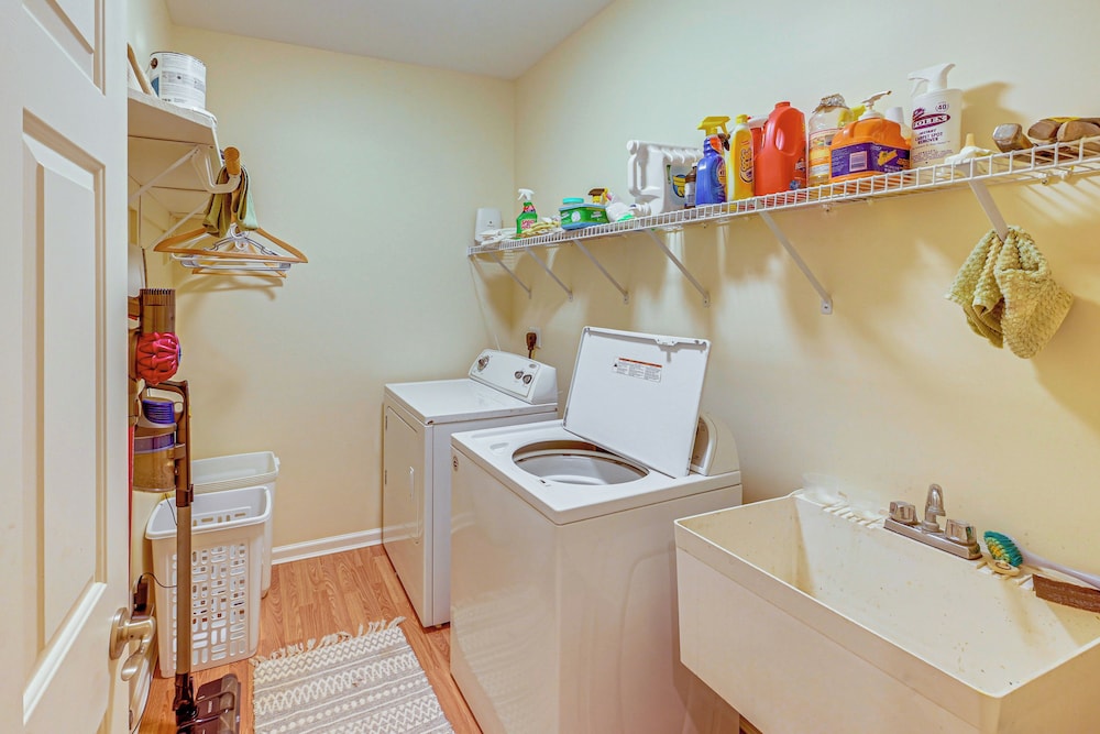 3 Mi to Bethany Beach: Home w/ Pool Access!
