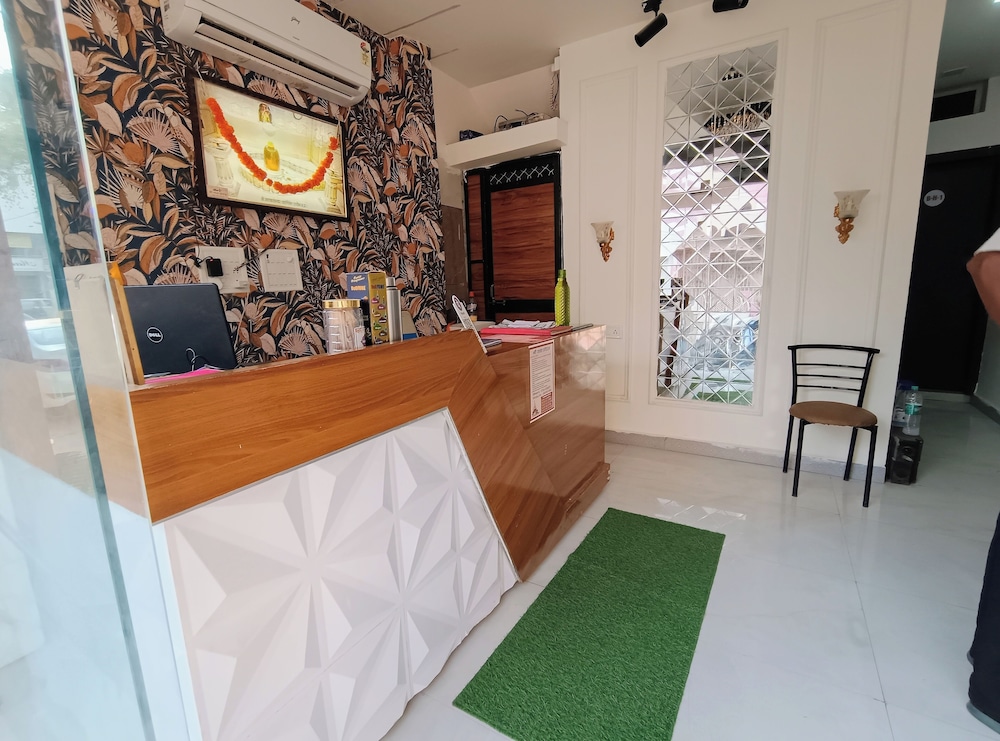 Shri Radha hotels
