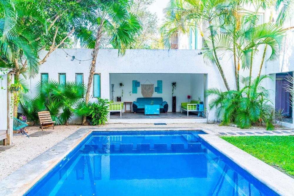 CASA BORUSH
