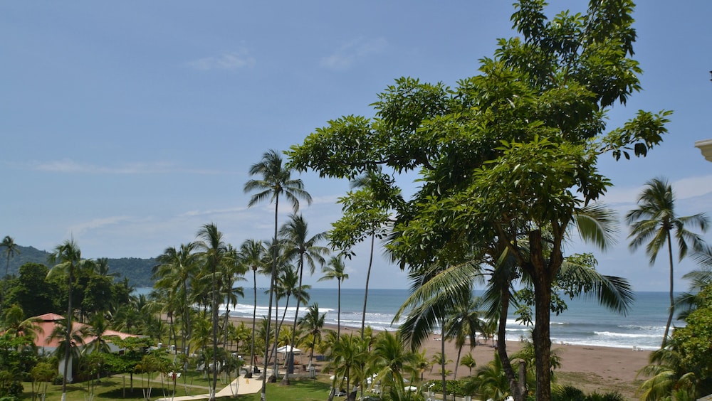 Acqua Residences