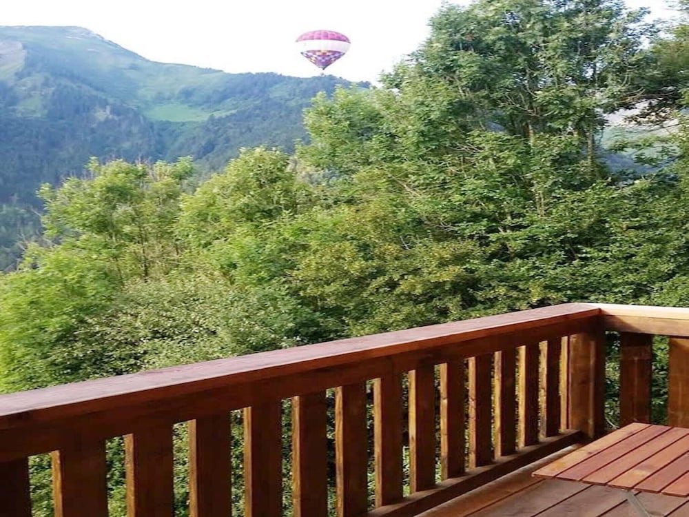 Chalet in Rossiniere Near Glacier & Lake