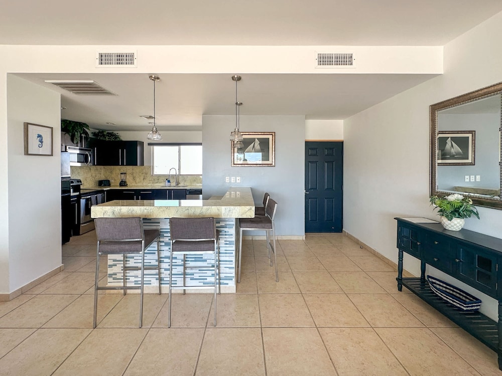 Relaxing Getaway 2BR Condo
