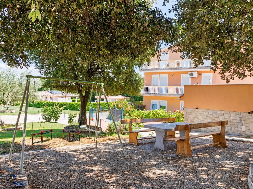 Mobile Home in Banjole Near Centinera Beach