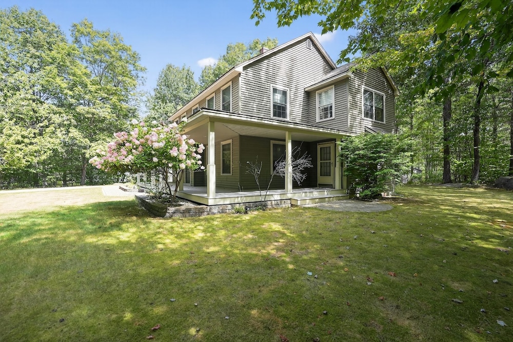 Gray Woodland Escape Golf, Pool & Cinema 5 Bedroom Home