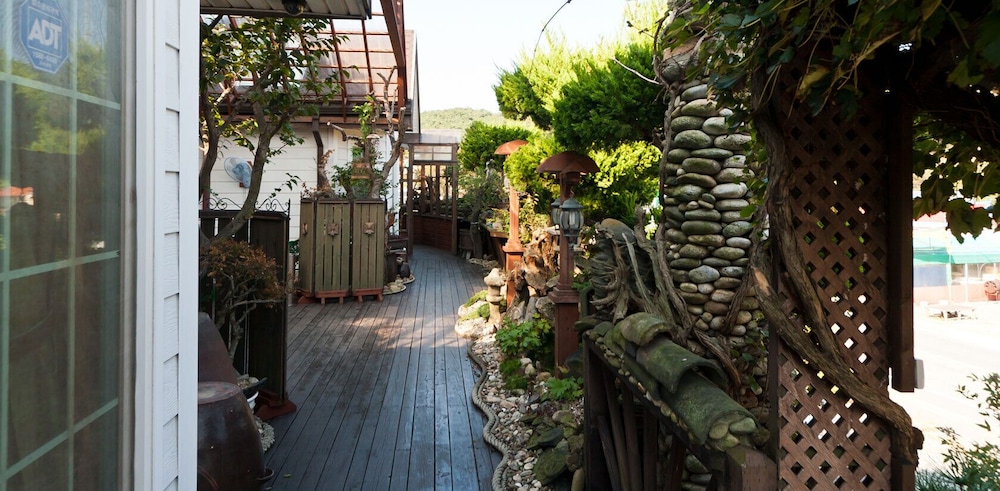 Taean White Sand Pension