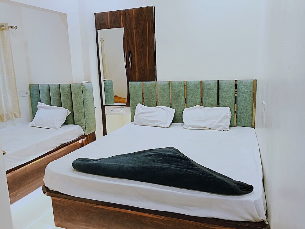 Hotel Aagman Palace - Near Mahakal Temple