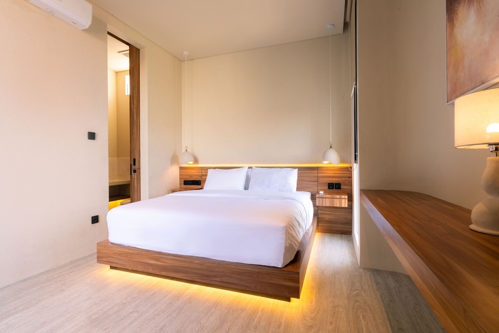 Saamu Private Luxury 3BR Villa with Pool