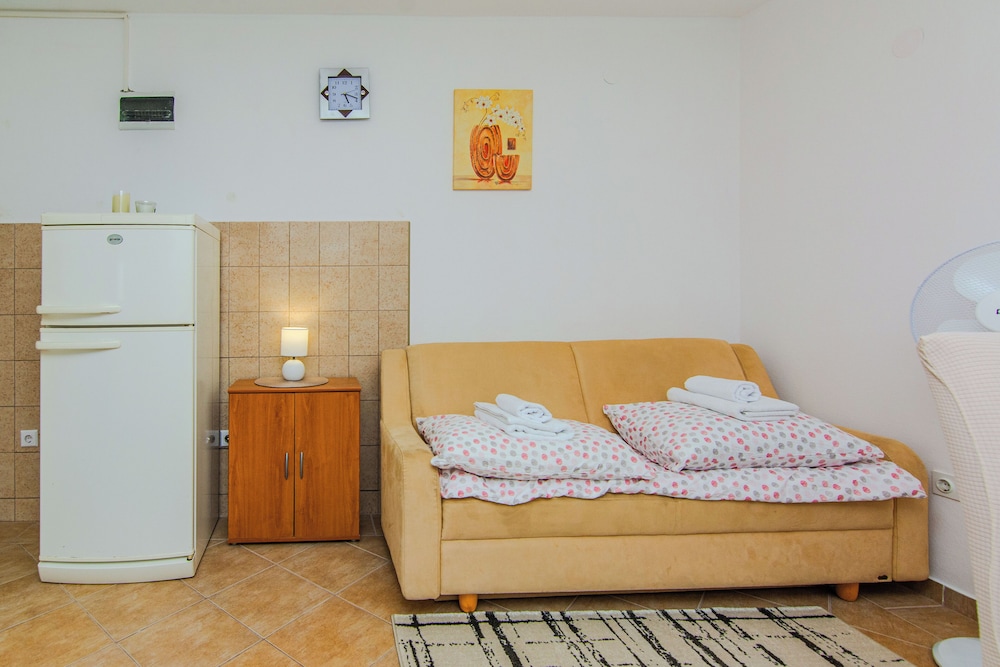Apartments Ladika