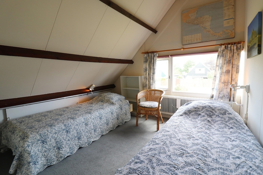 Holiday Home in Noordwijkerhout by Forest & Lake