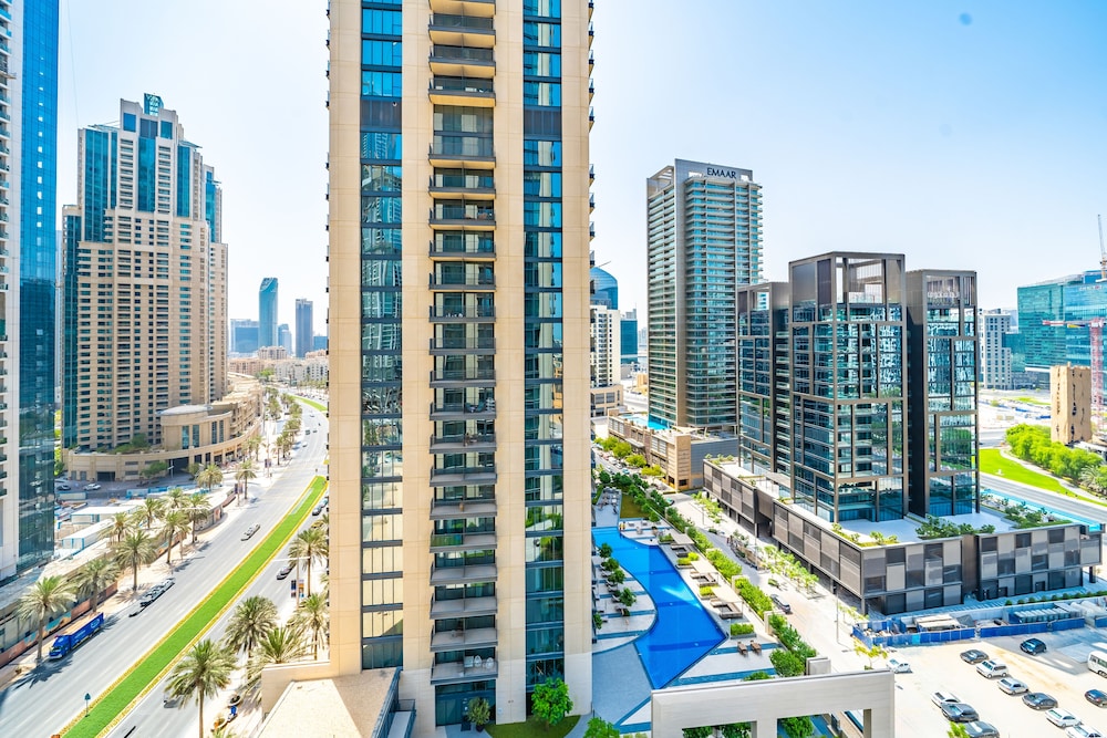 Incredible Views From This Classy Apt With Terrace