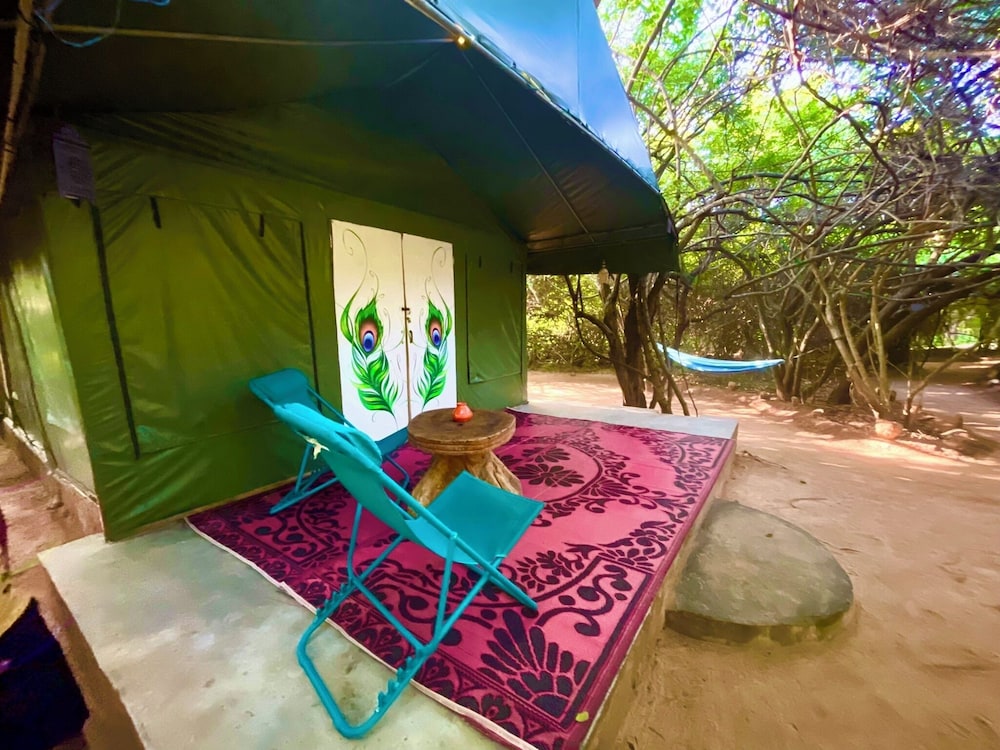 Podi Hoona Yala Safari Camp