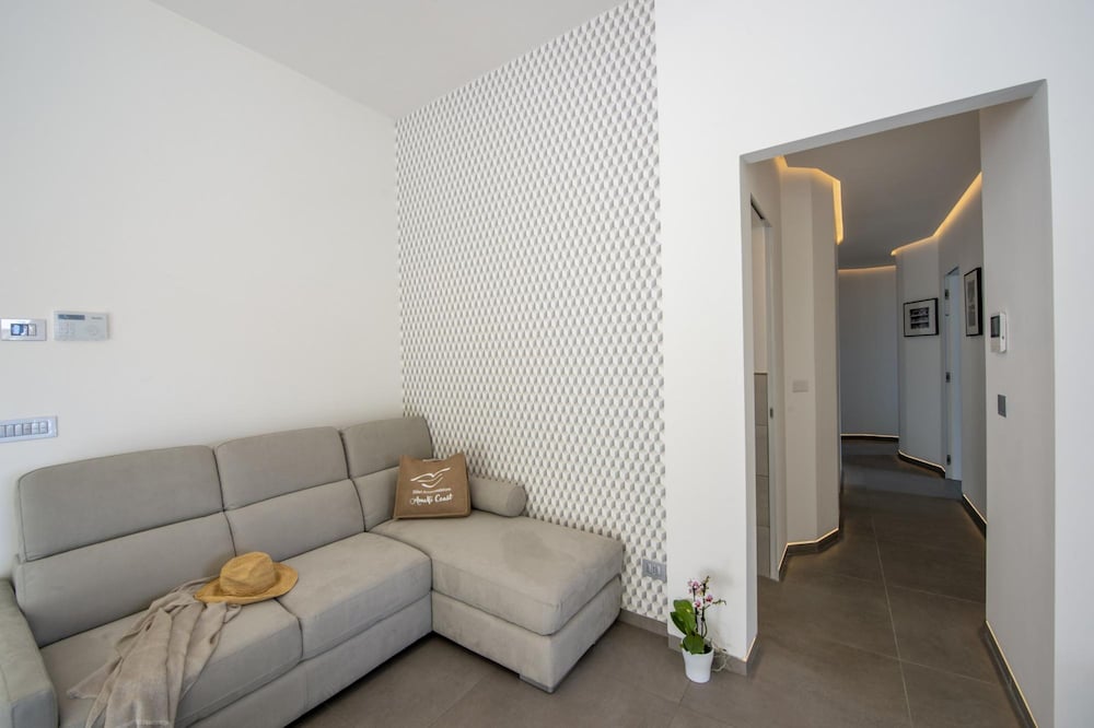 Villa Donna Rachele - Sea View Jacuzzi and Free Parking photo 2