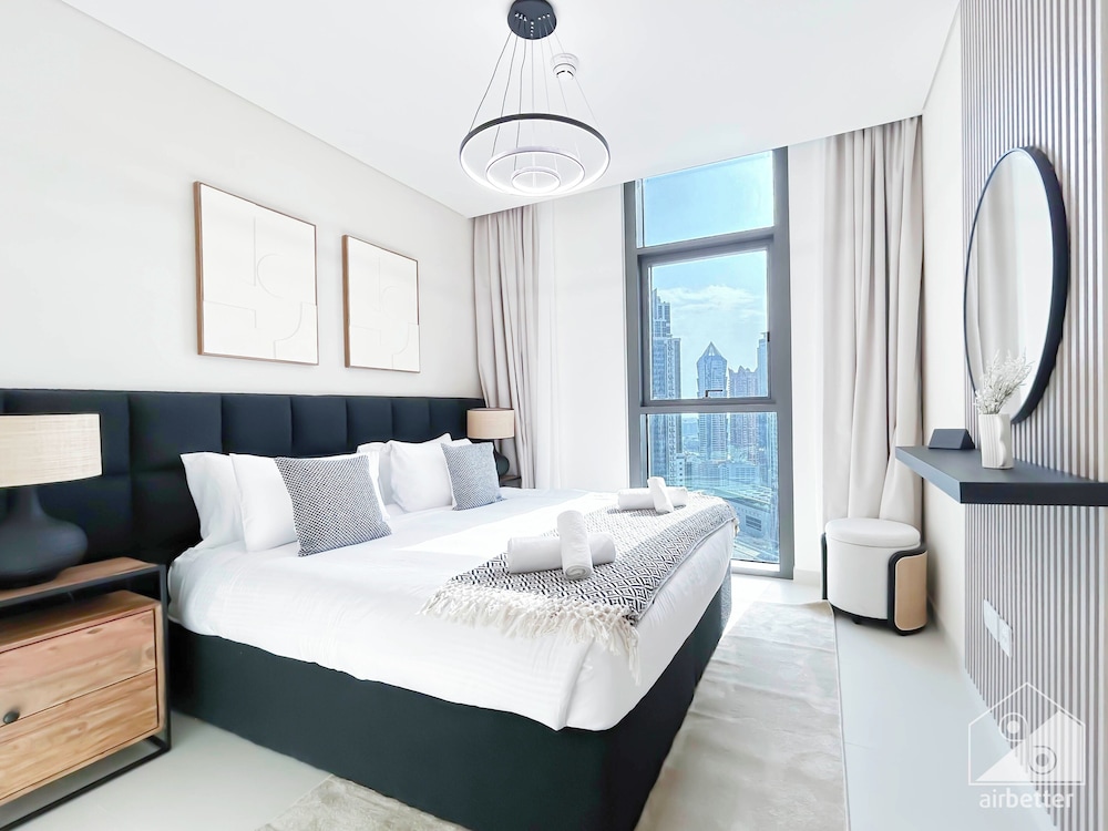 Elegance at Burj Crown Downtown Balcony & View