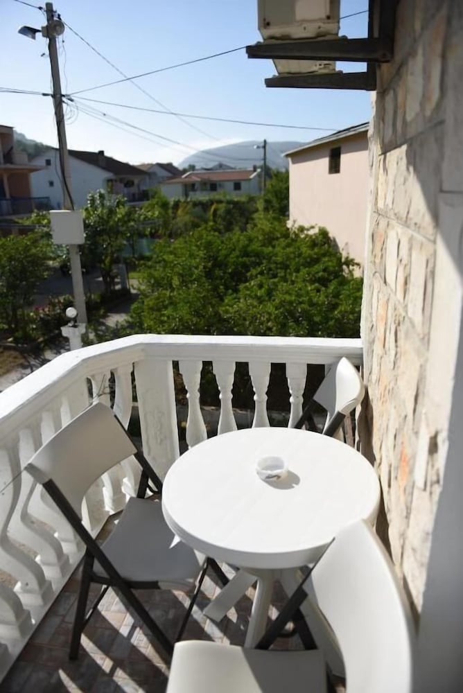 Apartments Cota