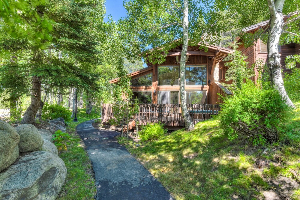 Lake Tahoe Vacations - Squaw Creek Barrel - Property Image 18