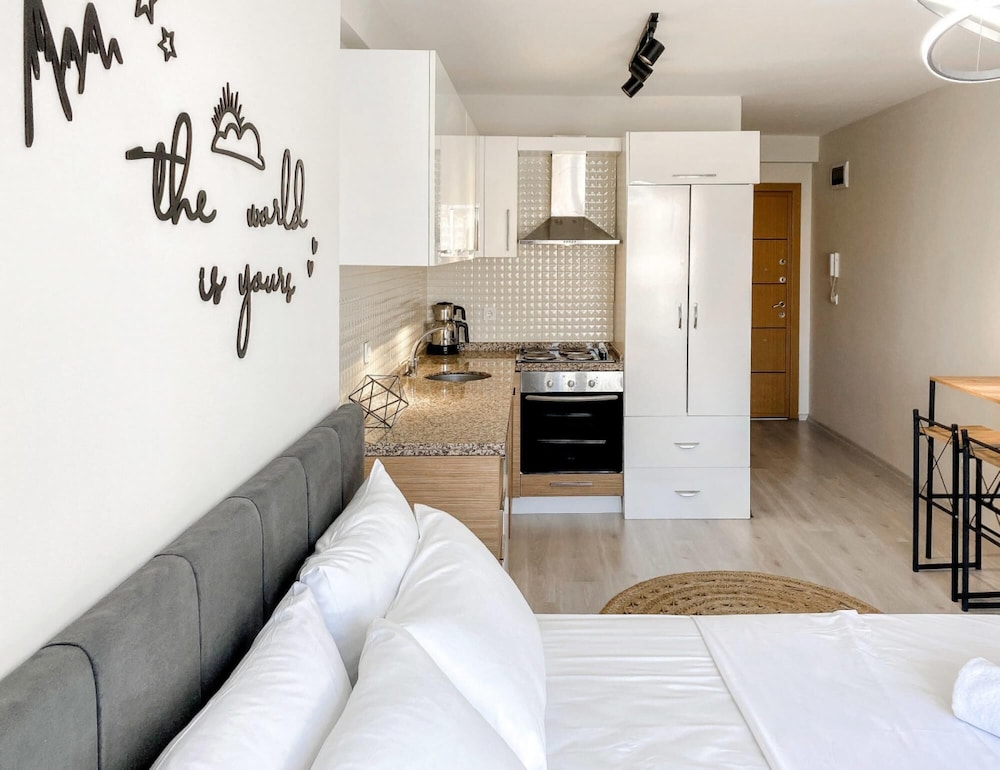 Cozy and Modern Studio With City View in Atasehir