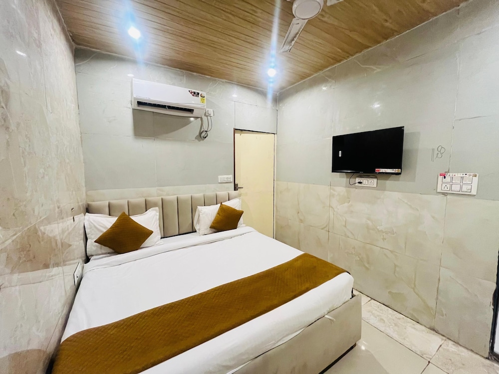 Roomshala Hotel Golden Residency