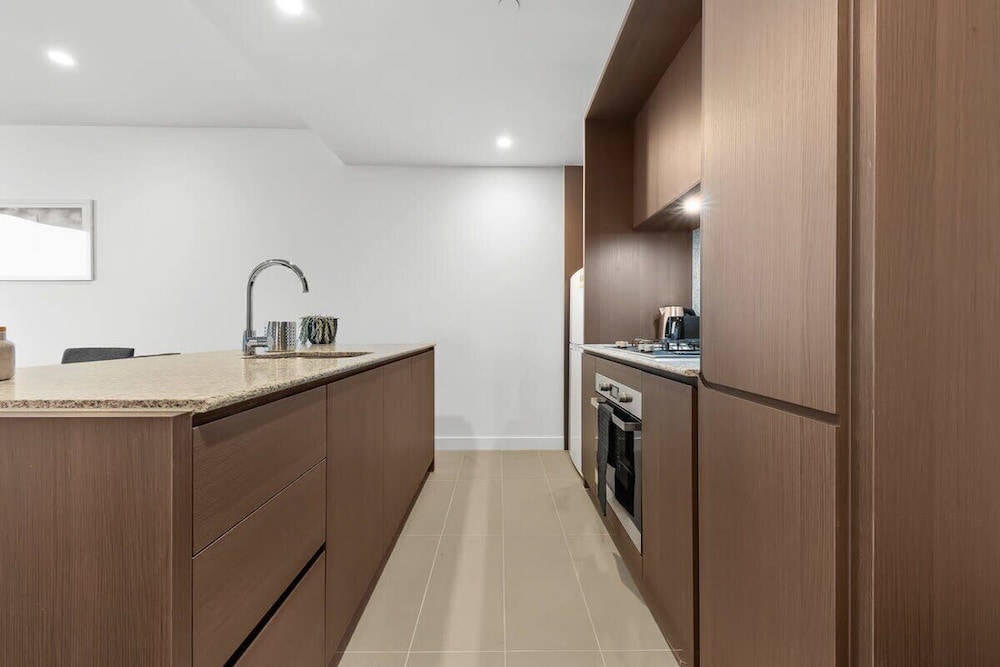 A Cozy Apt, Only a 5-min Walk to Victoria Market