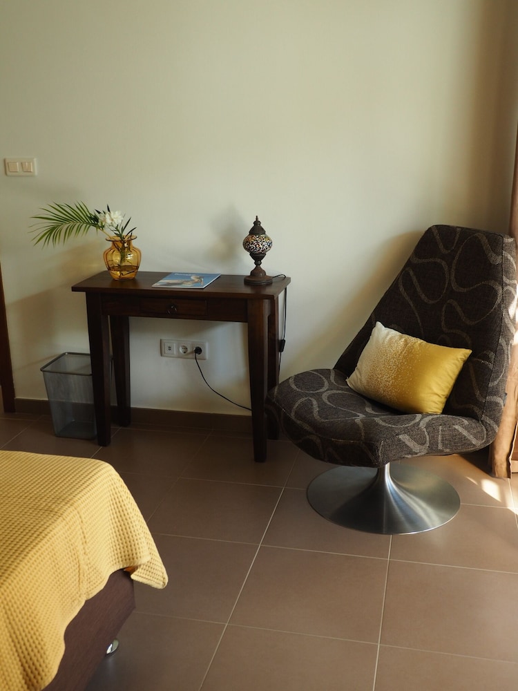 Deluxe Boutique Apartments Sonrisa Bonaire – Adults only view 3