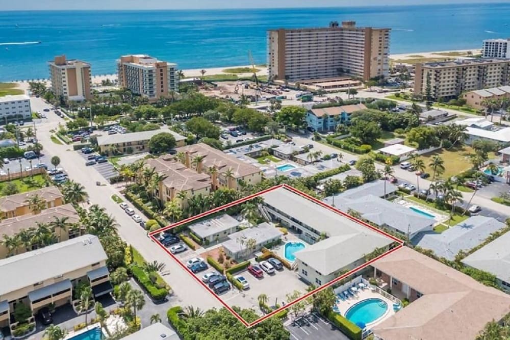 Mid Mari - Gorgeous Nautical Condo Near Beach, Shops & Restaurants- Condo 105 view 5