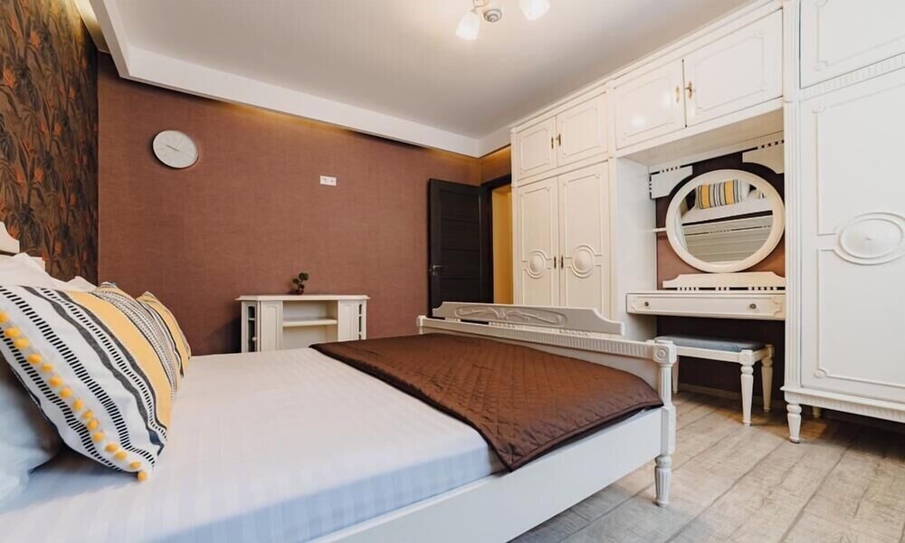 Noua Oasis BNB with parking
