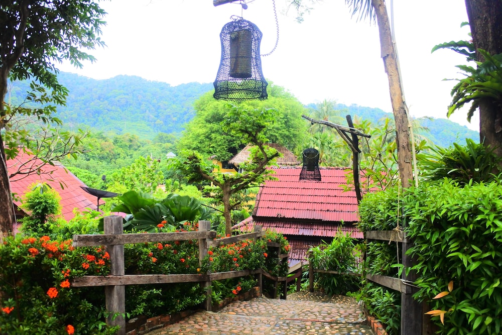 Baan Laanta Resort and Spa