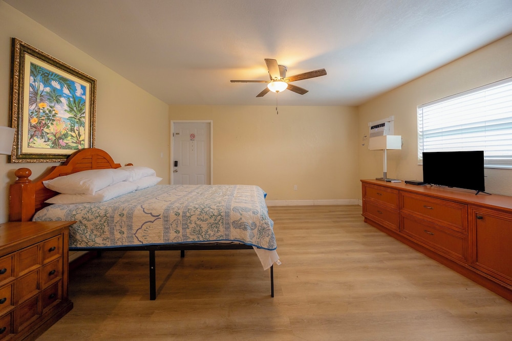 Siesta Motor Inn By Townhouse Kennedy Space Center Titusville I 95