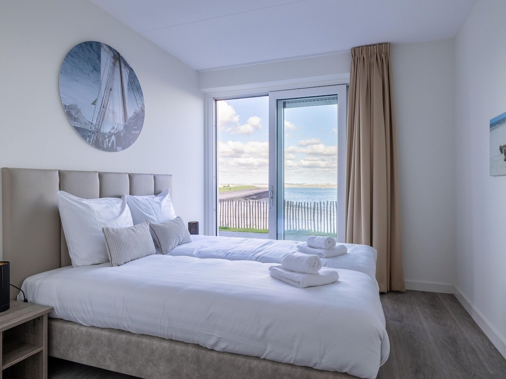 Apartment in Sint-annaland by the Harbor