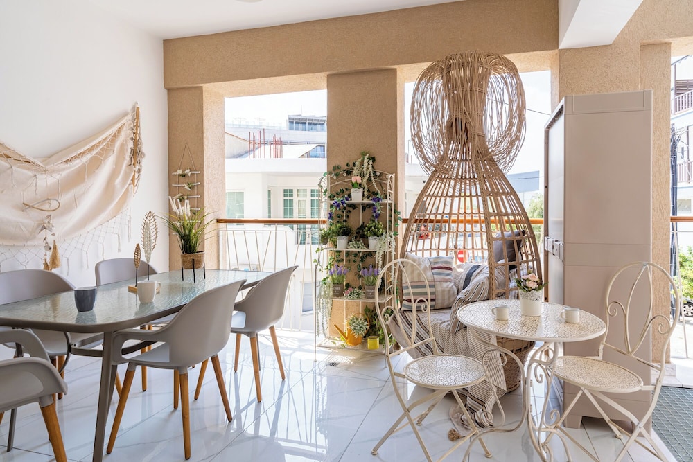 Infinity 1-Bedroom Apartment in Larnaca
