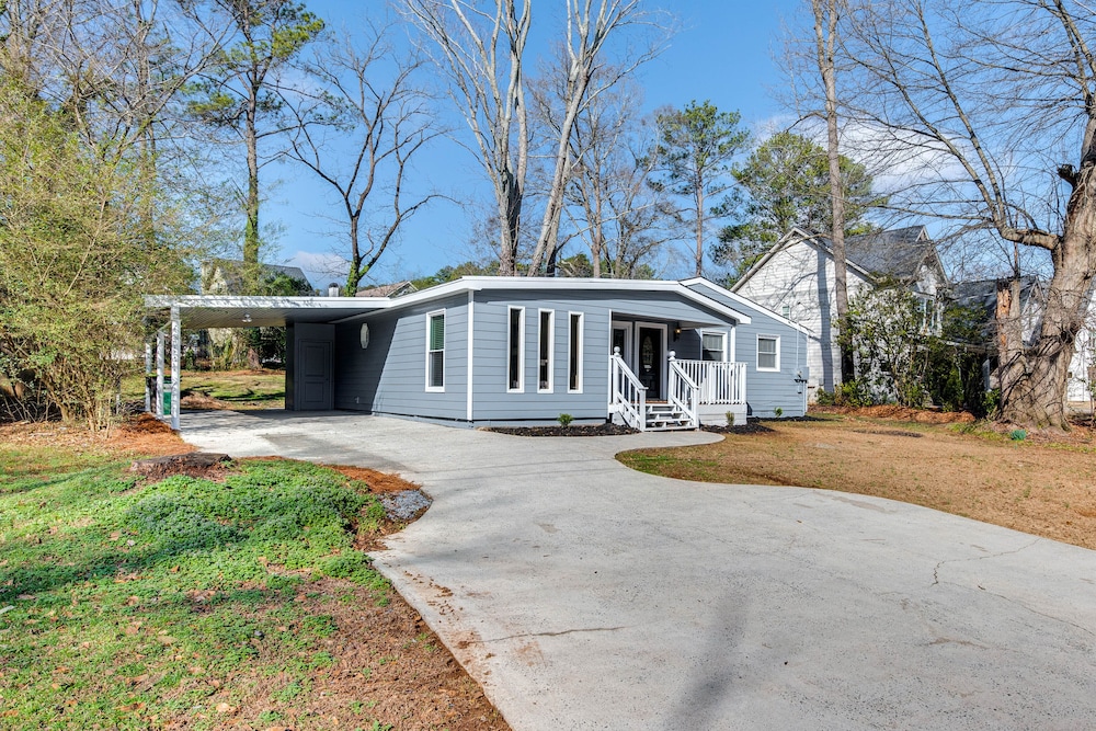 Smyrna Vacations - Smyrna Home w/ Porch: 2 Mi to Battery Atlanta! - Property Image 4