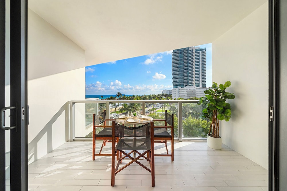 Luxury Vacation Rentals in South Beach by LRMB