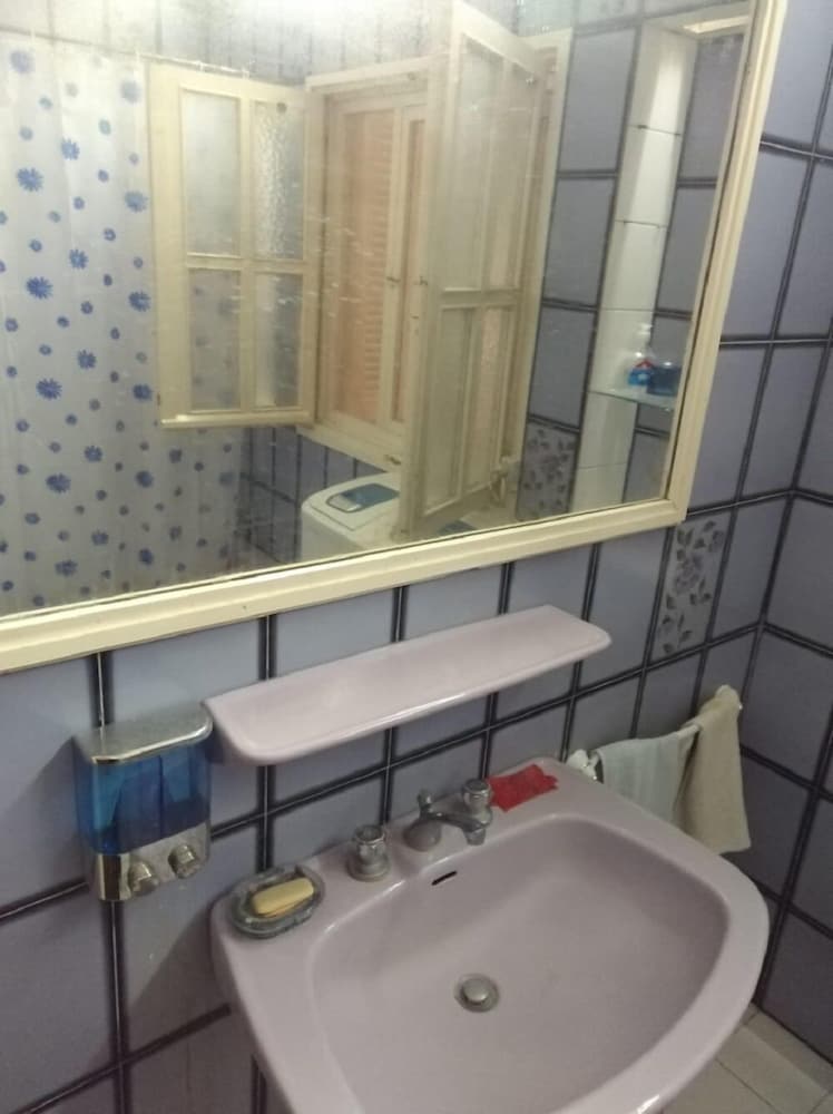 AliWali Room near Airport Tunis Carthage