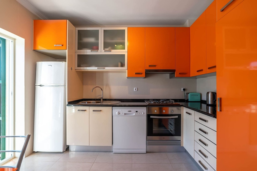 Lily Fabulous 1 BED APT With Roof Terrace Pool