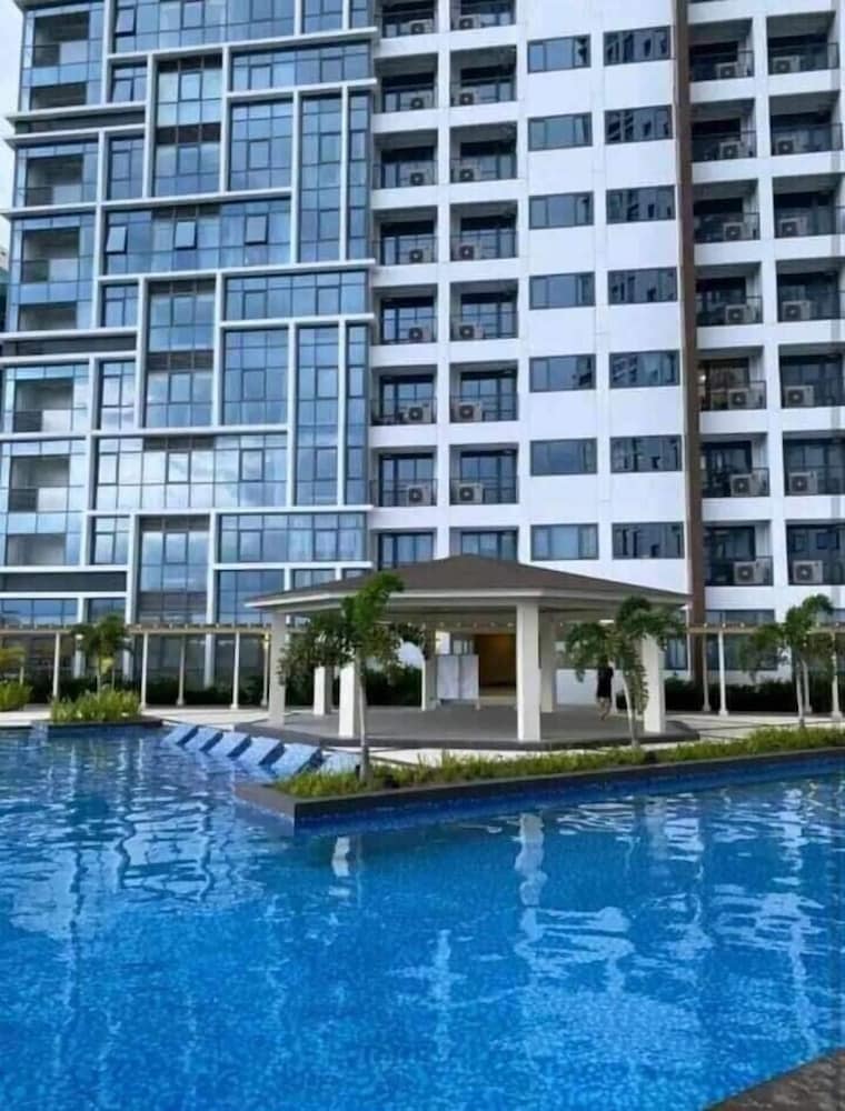 MACTAN NEWTOWN OMP FAMILY ROOM