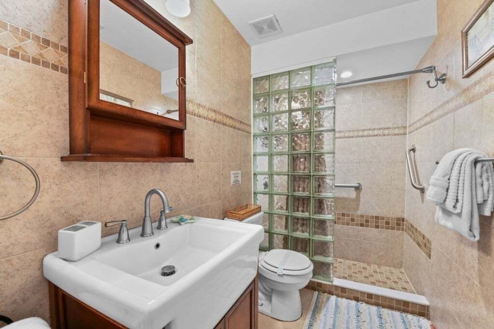 Cozy 3br Home W/ Private Pool Near Disney 3 Bedroom Villa