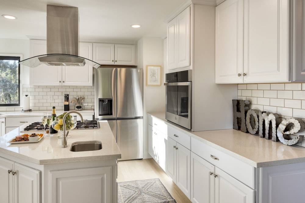 Terrace Hill Modern Paso Robles Escape Near Wineries Dining and Hot Springs