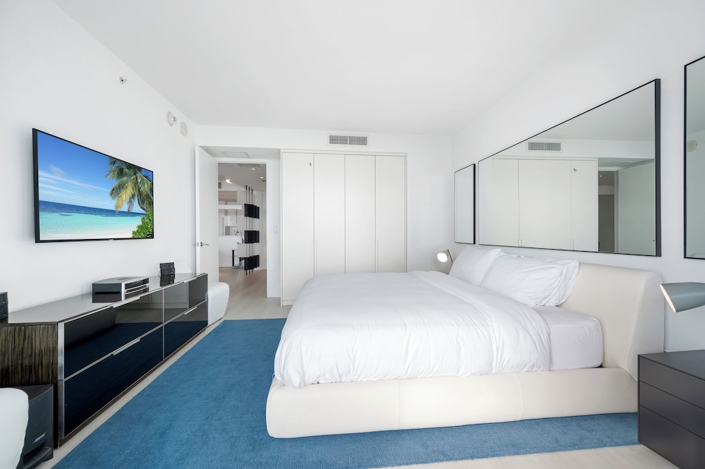 Luxury Vacation Rentals in South Beach by LRMB