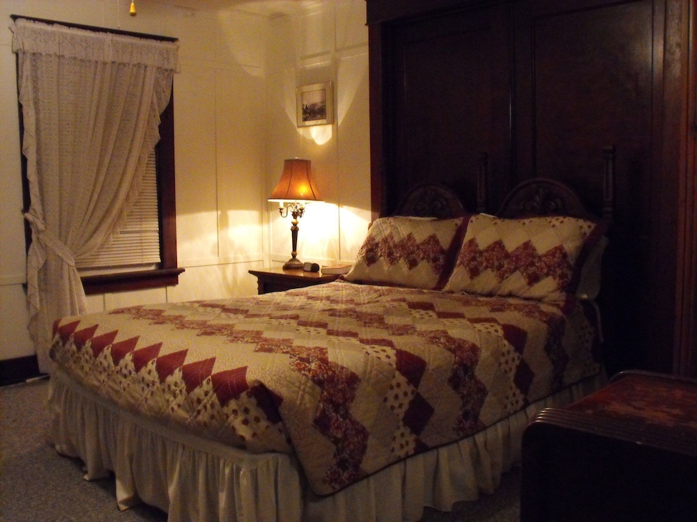 Empire House Hotel view 2