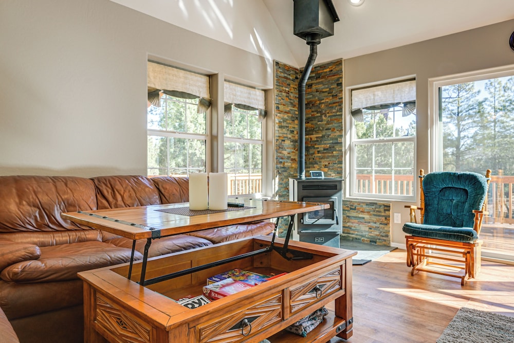 Pet-friendly Blue Ridge Cabin: Wraparound Deck!