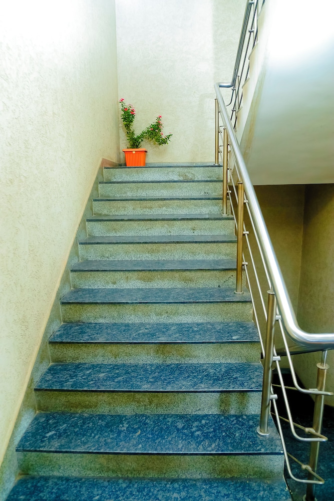 Hotel Breezeland - Erode Railway Station