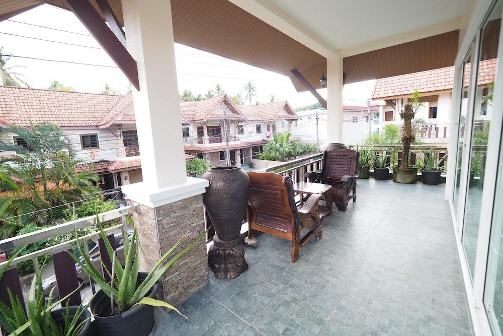 Lana Pool Villa
