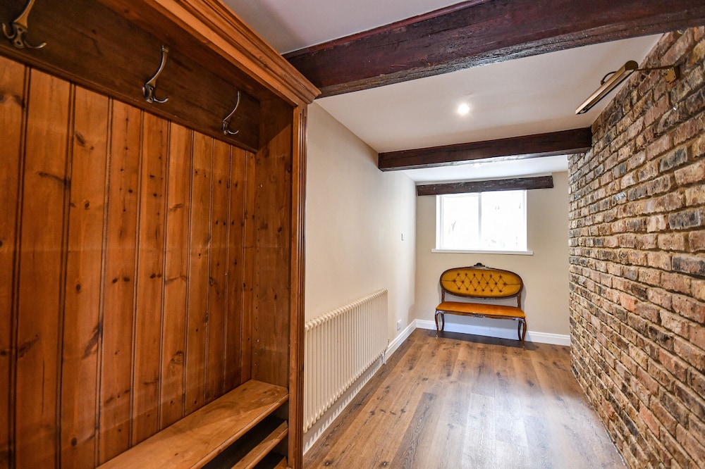 Dovecote Farm House