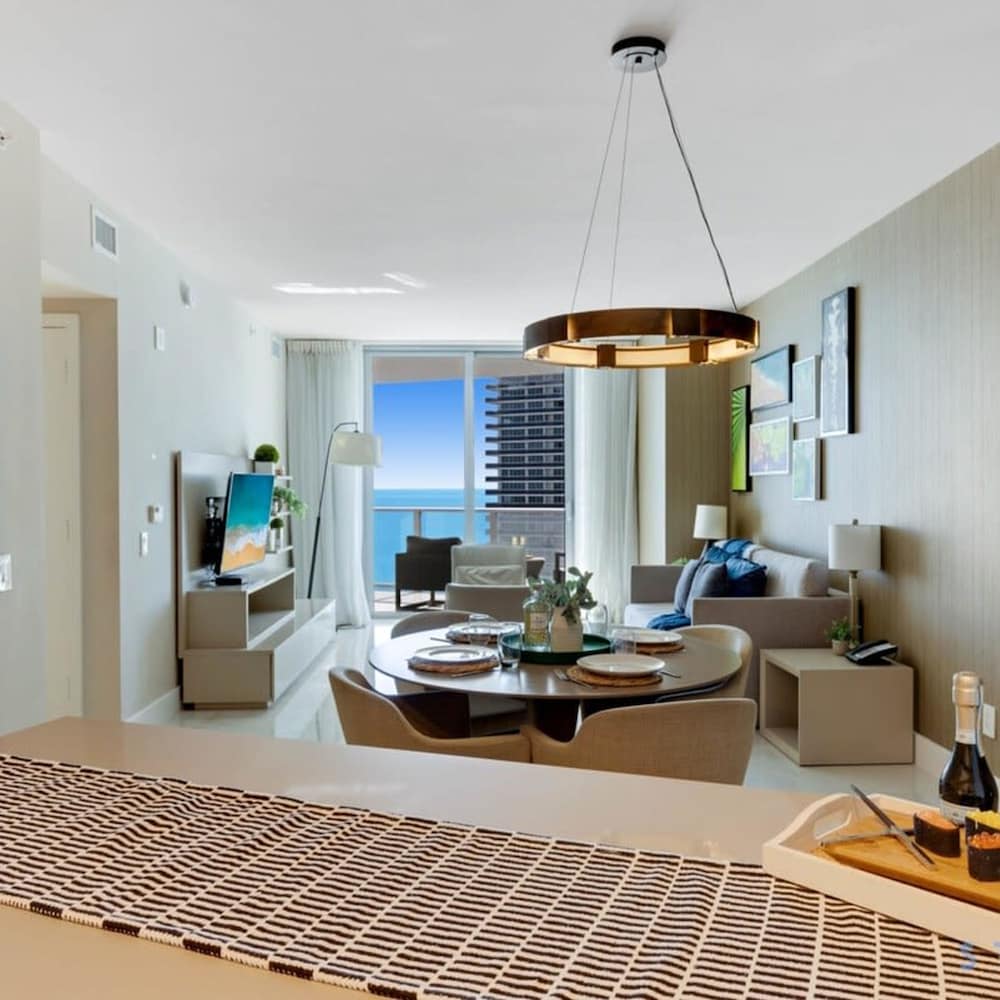 Rooftop Pool Oceanview Balcony Beachfront Resort