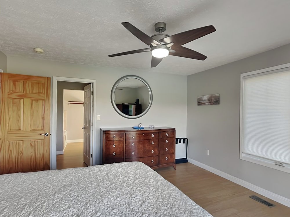 Tranquil Cove by Jackson Mountain Rentals